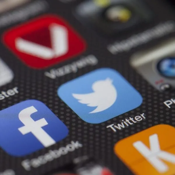 Lider Cortes redes sociales SEO trafico ventas online