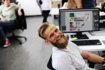 En tu trabajo ¡Consigue ese puesto que te mereces! Haz que se fijen en tu trabajo y tu gran capacidad de resolver problemas.